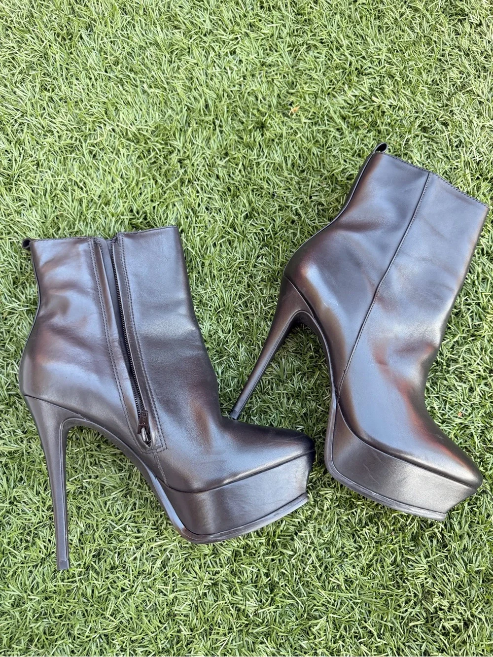 Steve Madden Kilo Black Leather Platform Ankle Booties Side Zip Round Toe 8M